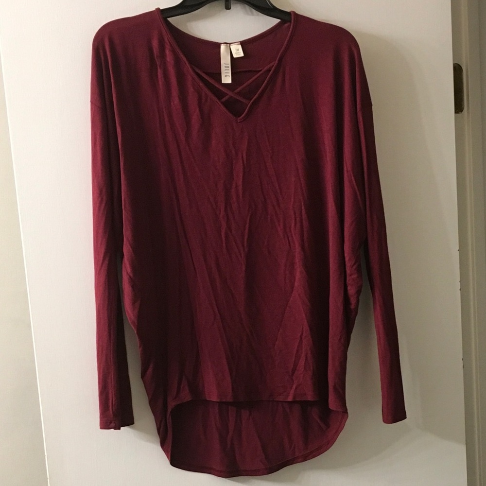 Beautiful shirt with a crisscross detail